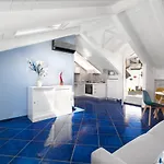 De Vivo Realty - Bells Apartman